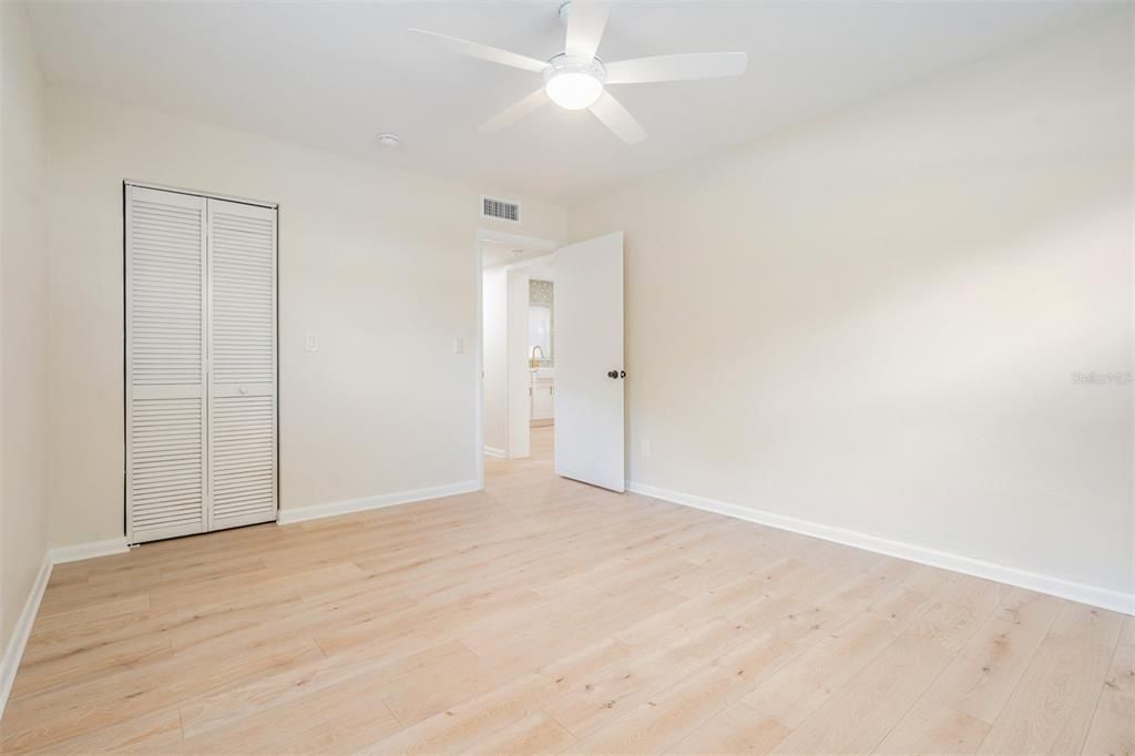 Recently Rented: $1,650 (1 beds, 1 baths, 837 Square Feet)