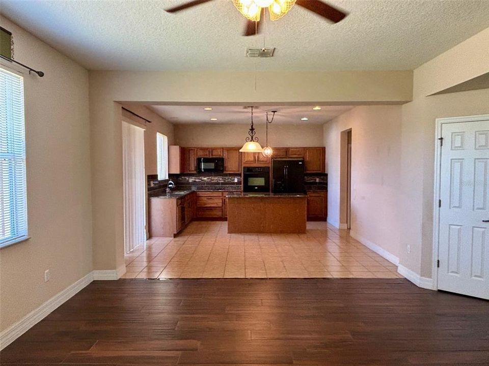 For Rent: $3,295 (4 beds, 2 baths, 2834 Square Feet)