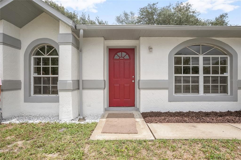 For Sale: $300,000 (3 beds, 2 baths, 1152 Square Feet)