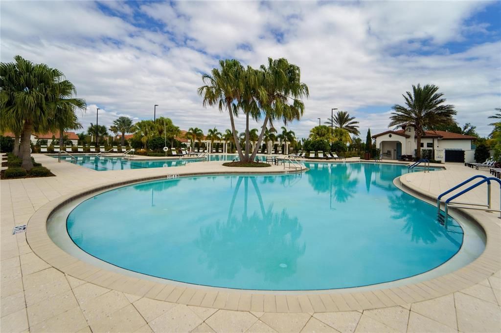 Active With Contract: $550,000 (4 beds, 3 baths, 2805 Square Feet)