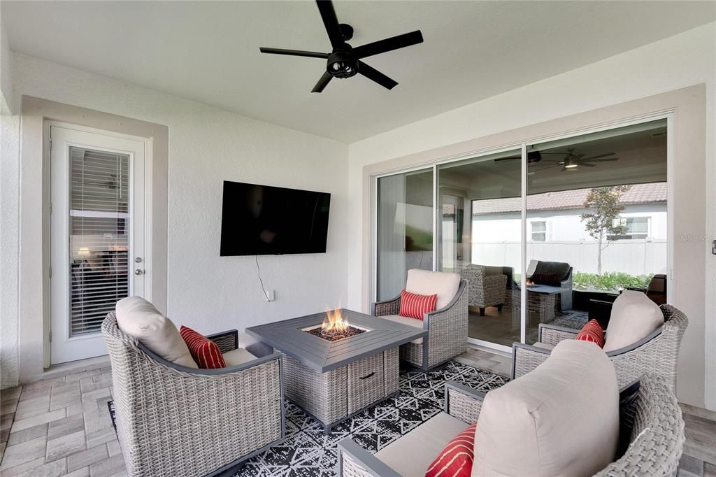 Active With Contract: $550,000 (4 beds, 3 baths, 2805 Square Feet)