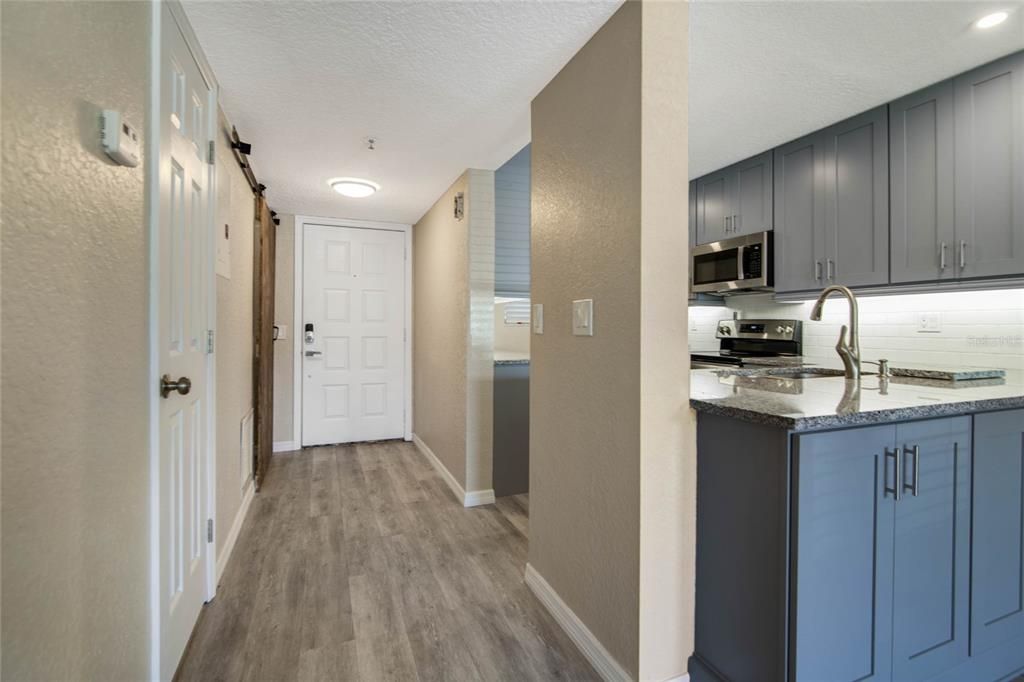 For Sale: $279,900 (1 beds, 1 baths, 820 Square Feet)