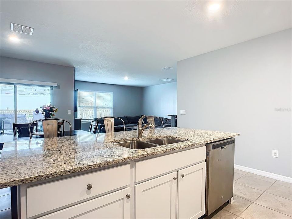 For Sale: $379,900 (4 beds, 2 baths, 1836 Square Feet)