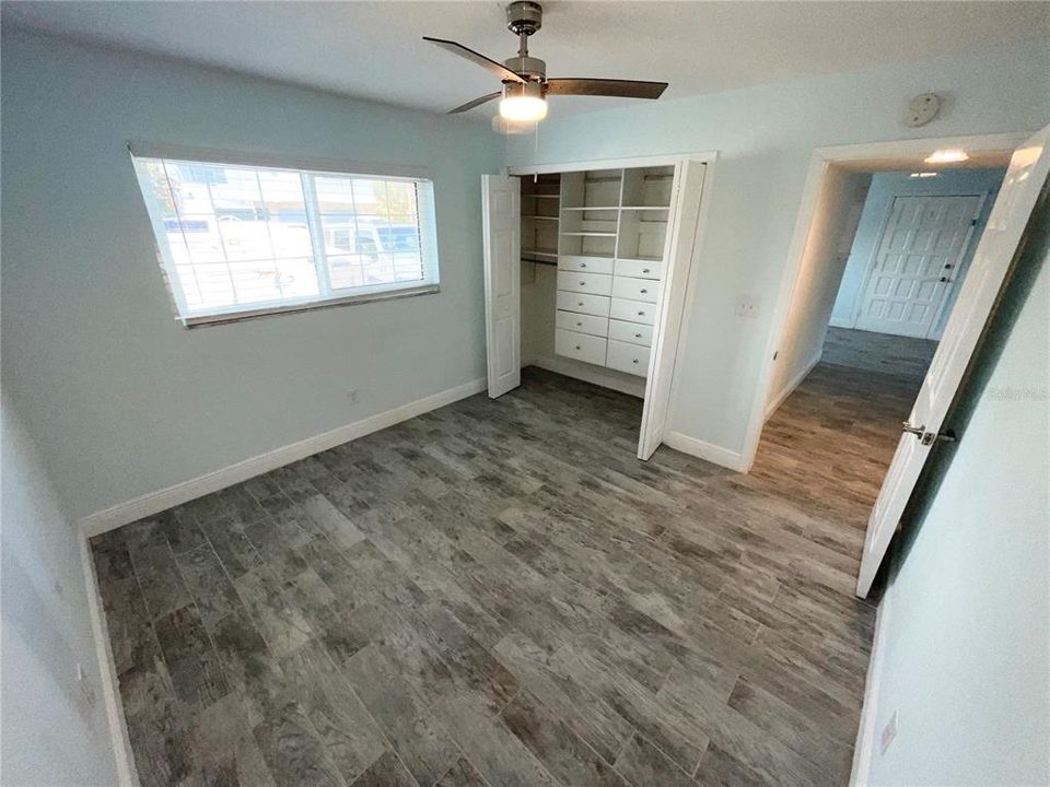 For Rent: $3,095 (2 beds, 1 baths, 929 Square Feet)