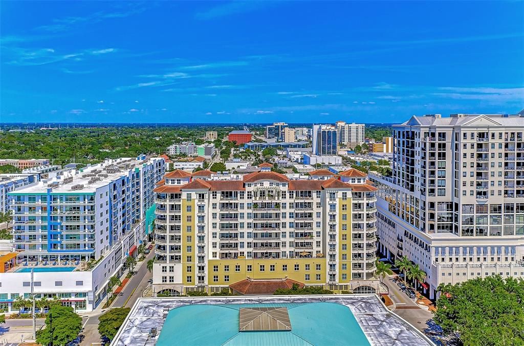 For Sale: $1,099,000 (2 beds, 2 baths, 1725 Square Feet)