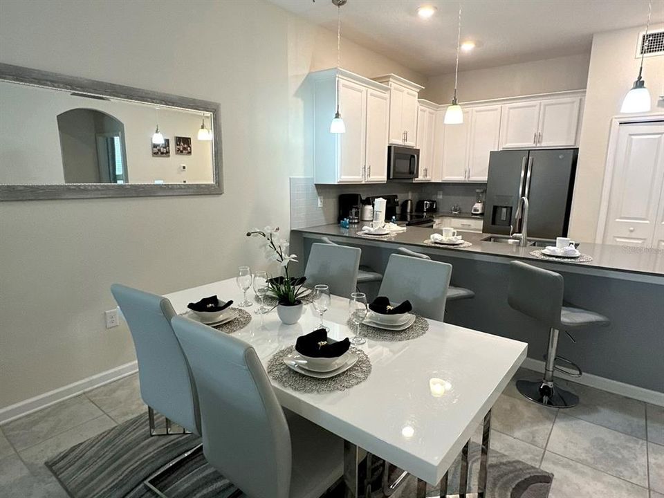 For Sale: $359,900 (2 beds, 2 baths, 1388 Square Feet)