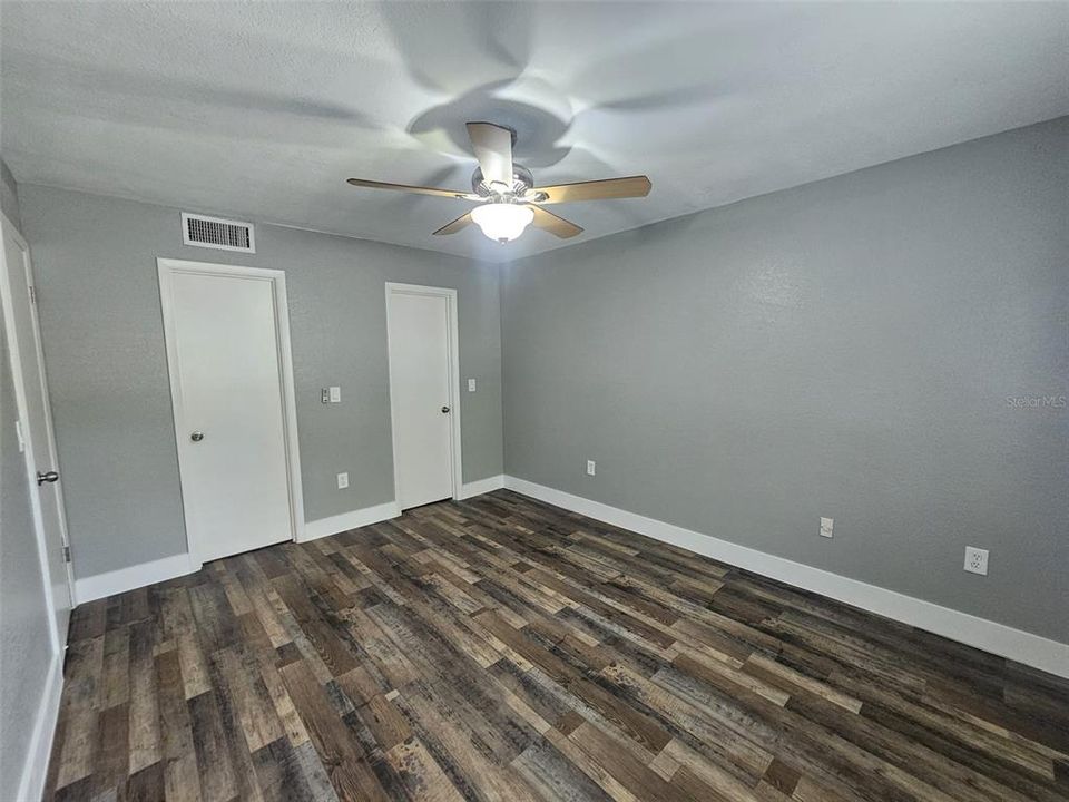 For Sale: $225,000 (2 beds, 2 baths, 828 Square Feet)