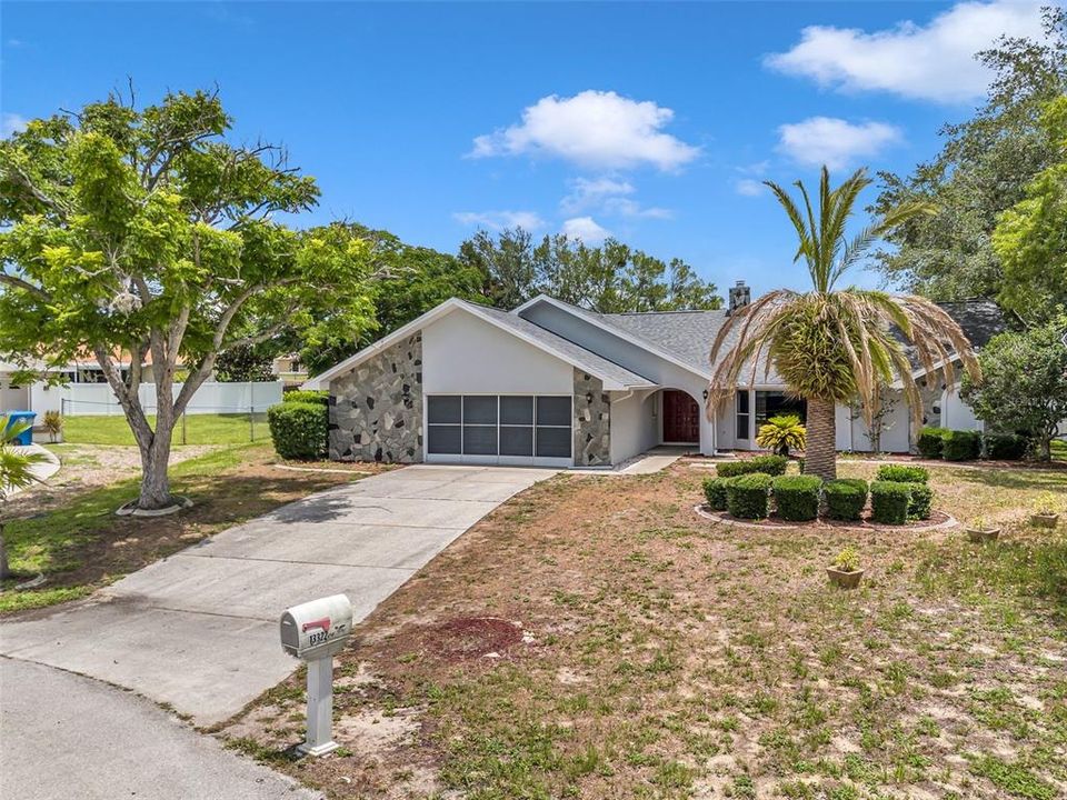 For Sale: $399,900 (3 beds, 2 baths, 1935 Square Feet)