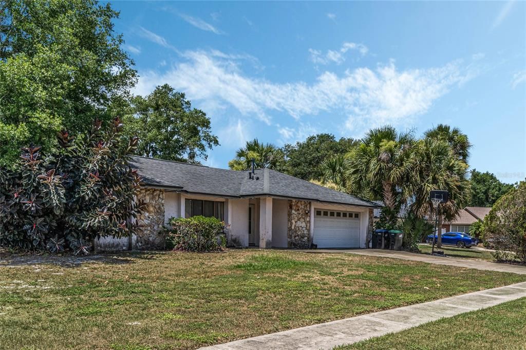 Active With Contract: $399,900 (4 beds, 2 baths, 1579 Square Feet)