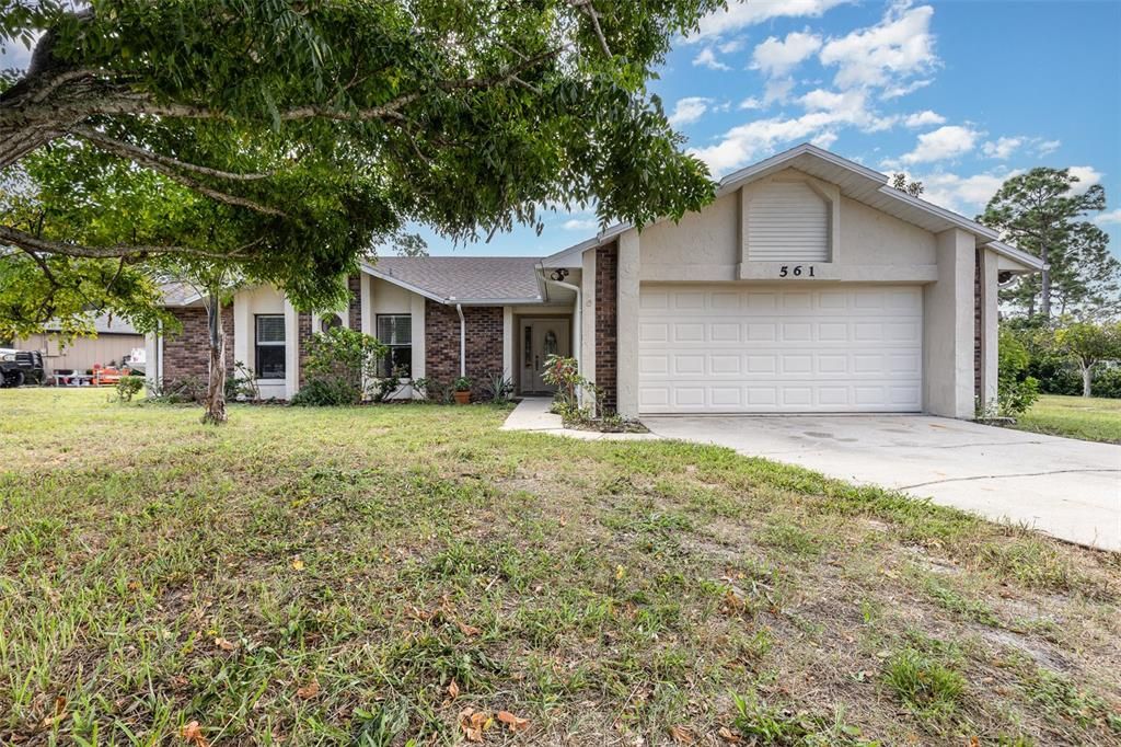 Active With Contract: $359,000 (3 beds, 2 baths, 1492 Square Feet)