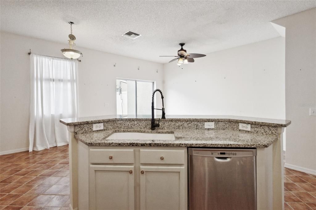 For Sale: $375,000 (3 beds, 2 baths, 1343 Square Feet)