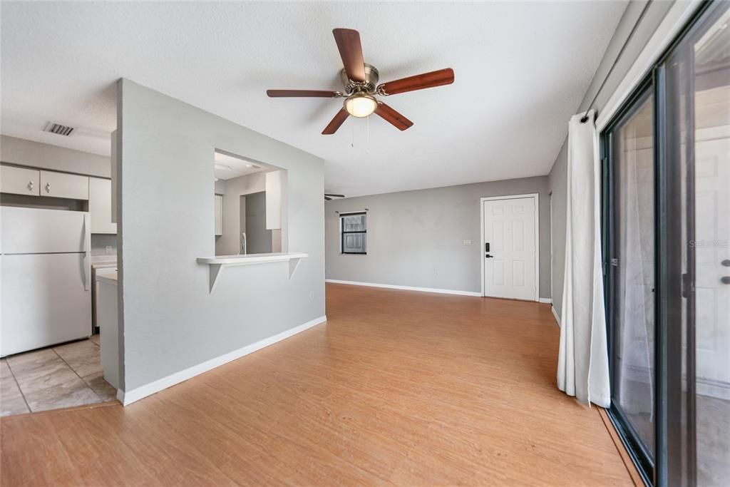 For Sale: $133,000 (2 beds, 2 baths, 960 Square Feet)