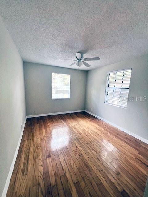 Recently Rented: $1,599 (2 beds, 1 baths, 900 Square Feet)