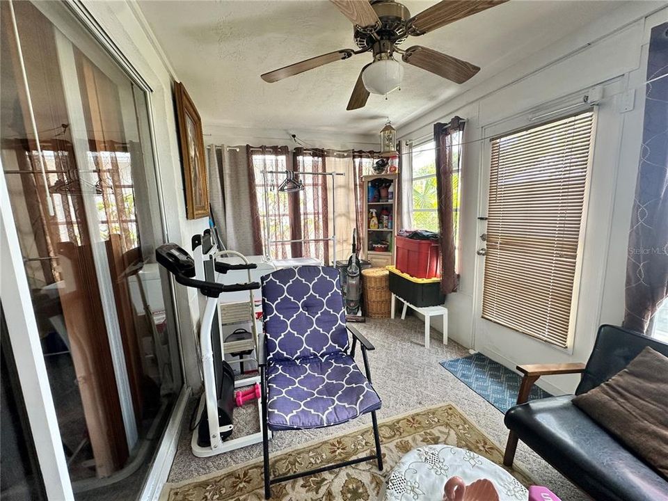 For Sale: $110,000 (2 beds, 1 baths, 831 Square Feet)