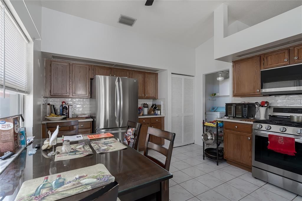 Active With Contract: $439,000 (3 beds, 2 baths, 1700 Square Feet)