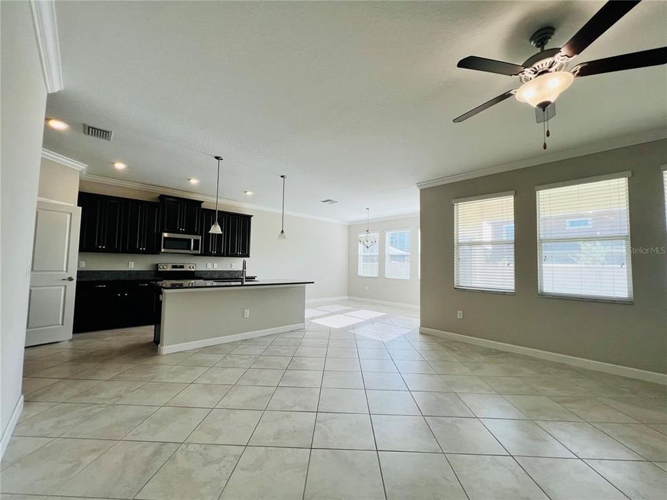 For Rent: $2,950 (4 beds, 2 baths, 2334 Square Feet)