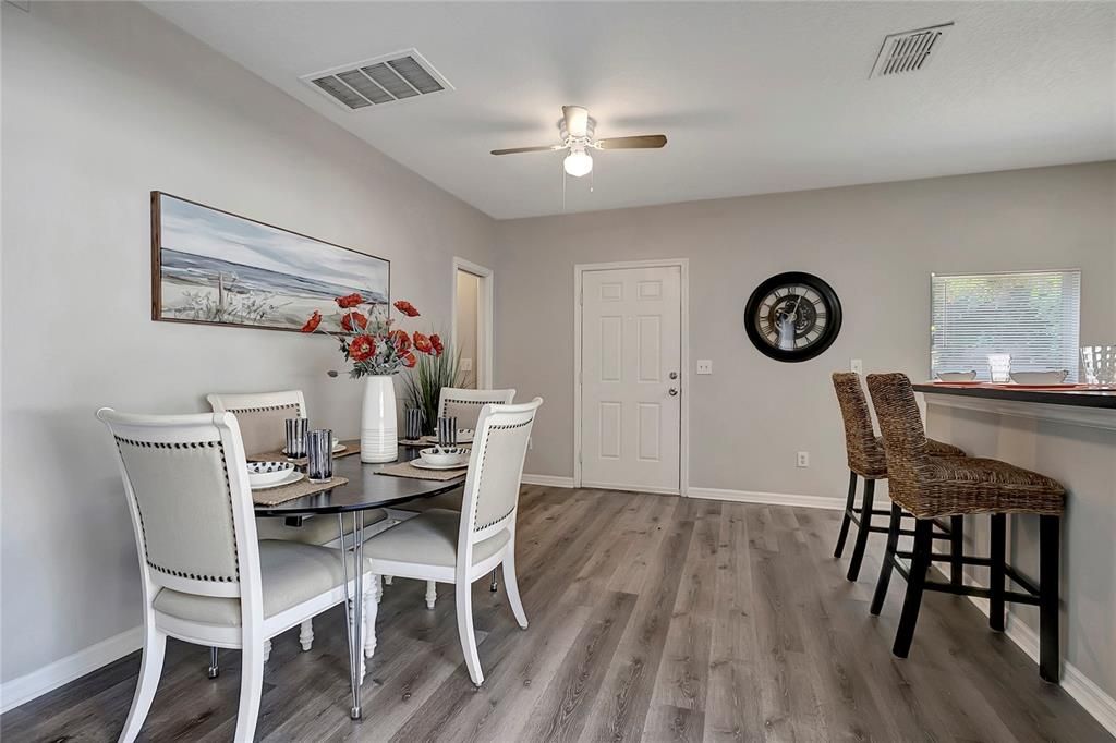 Active With Contract: $325,000 (3 beds, 2 baths, 1365 Square Feet)