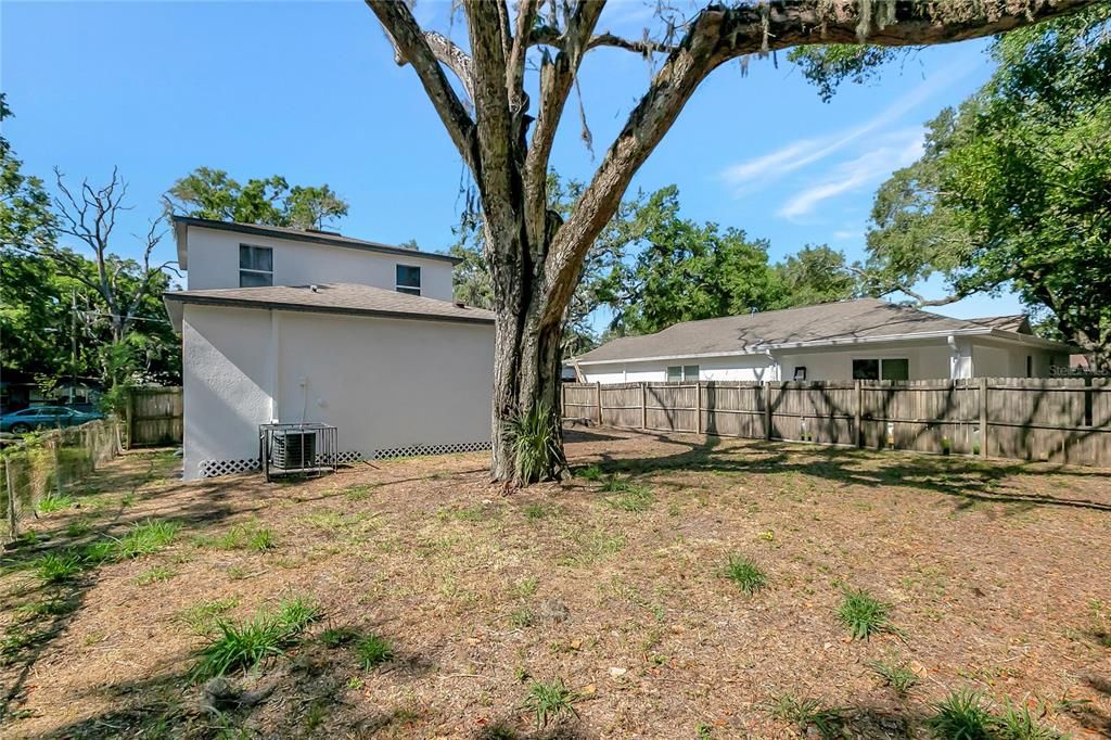 Active With Contract: $325,000 (3 beds, 2 baths, 1365 Square Feet)