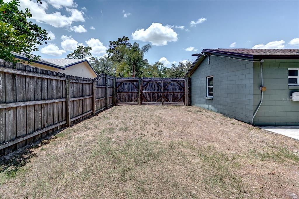 8 FOOT fence and gate