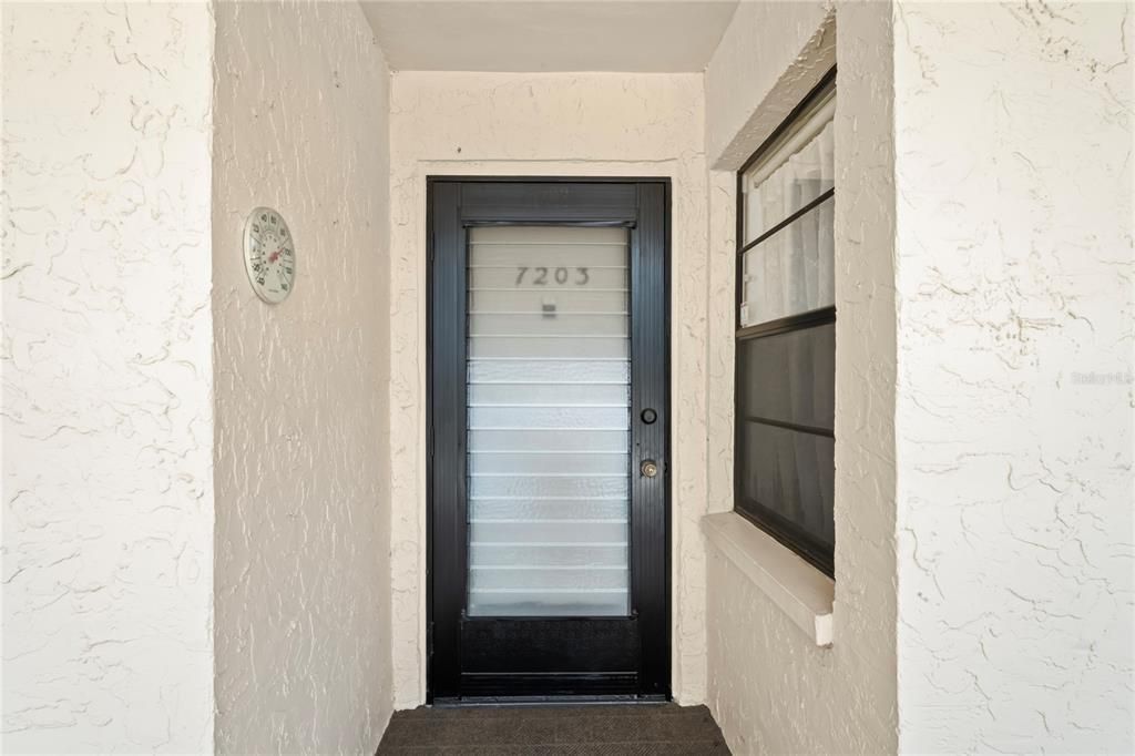For Sale: $194,900 (2 beds, 2 baths, 1045 Square Feet)
