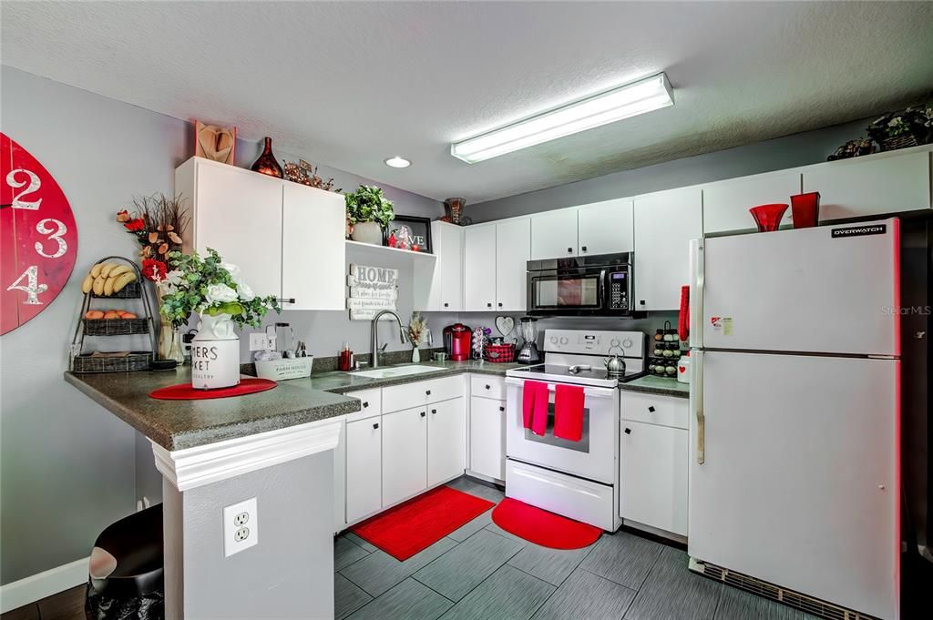 For Sale: $364,900 (4 beds, 2 baths, 1434 Square Feet)
