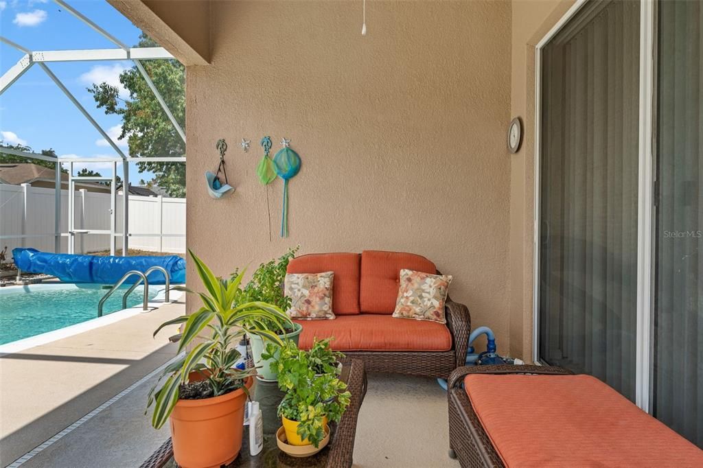 For Sale: $384,400 (4 beds, 2 baths, 2207 Square Feet)