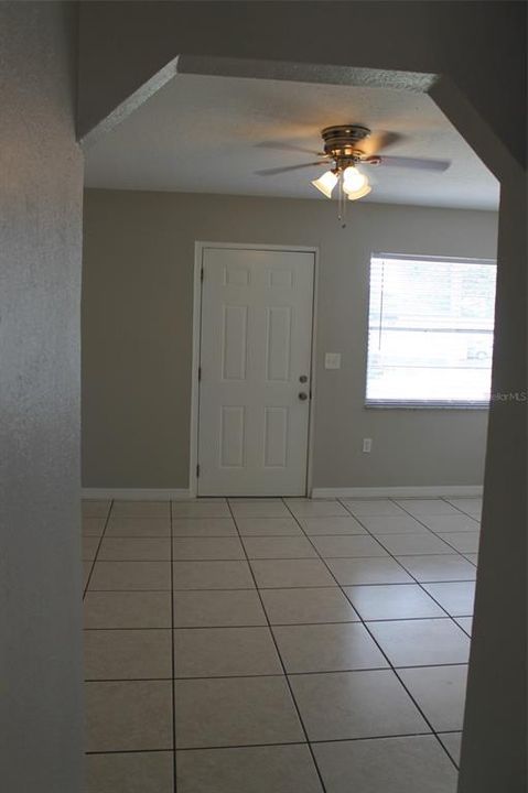 For Rent: $1,850 (3 beds, 1 baths, 1071 Square Feet)