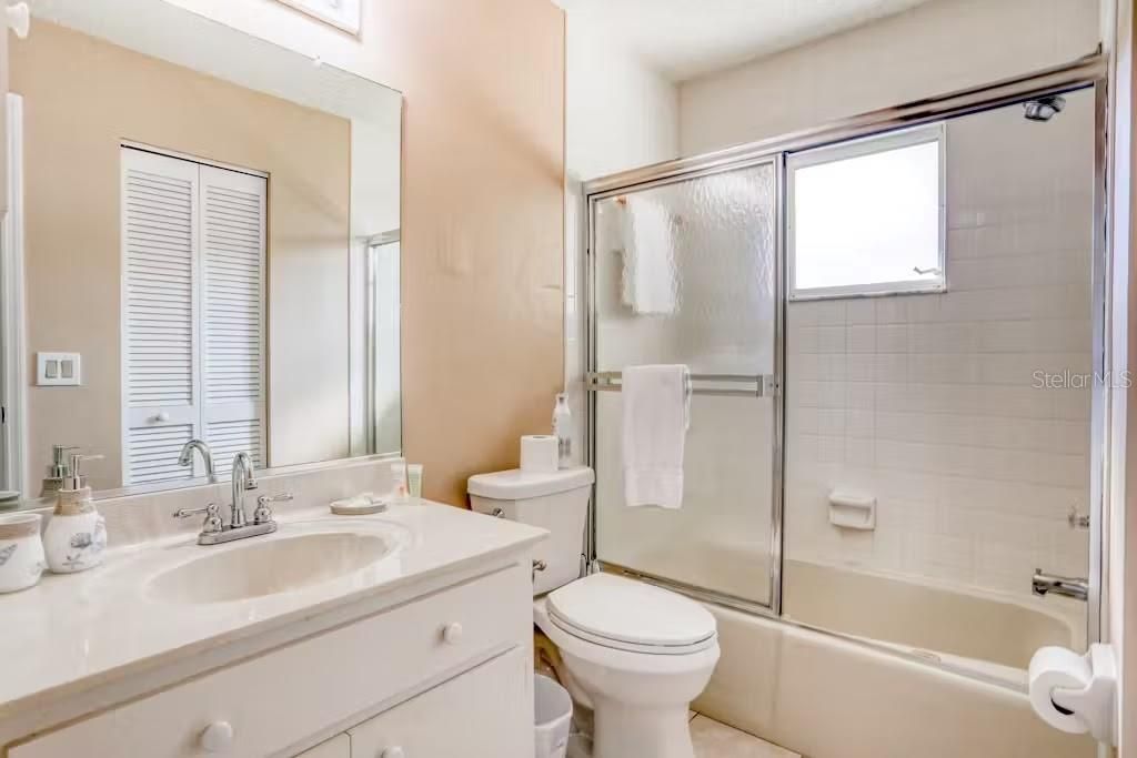 For Sale: $349,900 (2 beds, 2 baths, 1759 Square Feet)