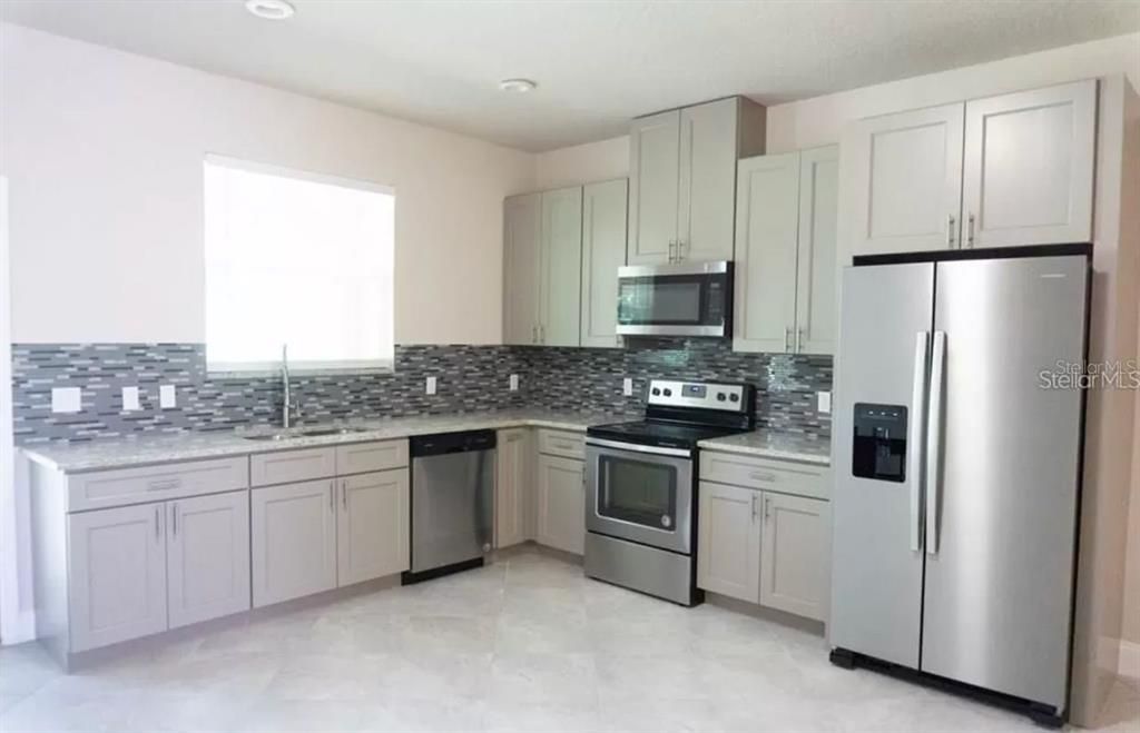 For Rent: $1,600 (3 beds, 2 baths, 1185 Square Feet)