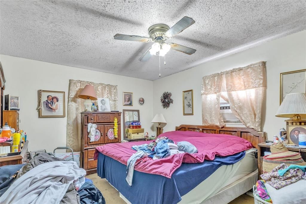 For Sale: $225,000 (3 beds, 1 baths, 1142 Square Feet)