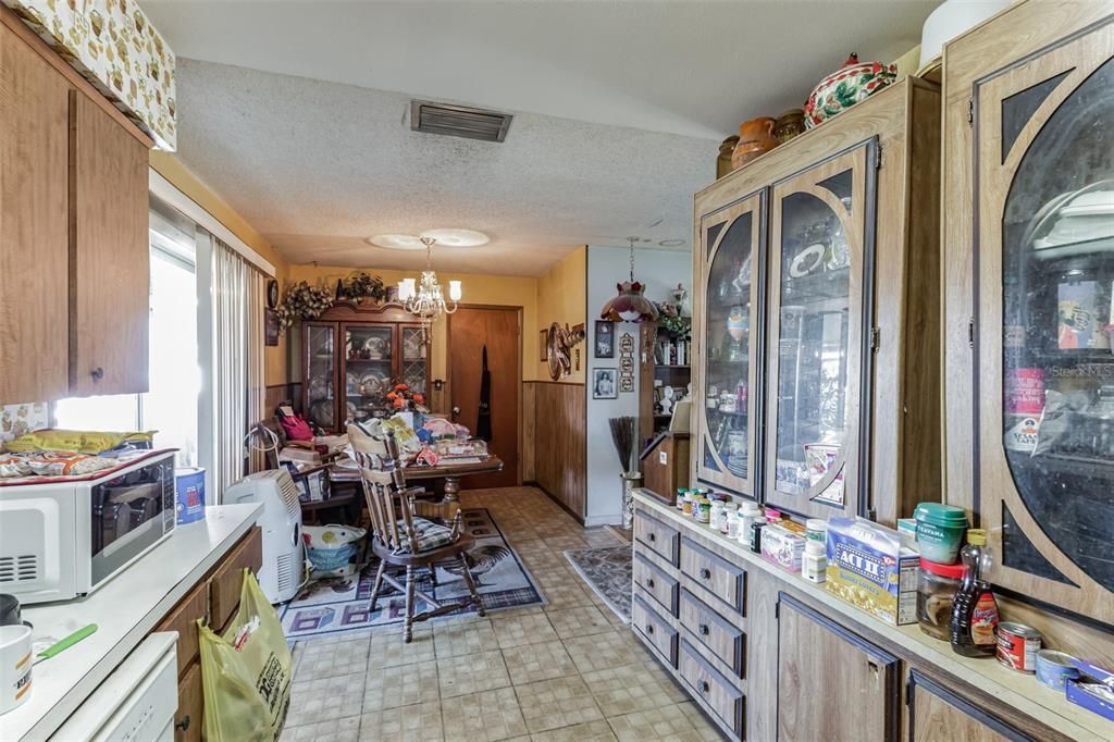 For Sale: $225,000 (3 beds, 1 baths, 1142 Square Feet)