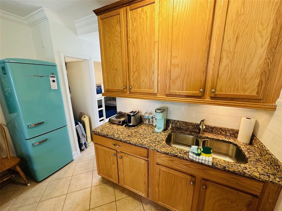 For Sale: $395,000 (0 beds, 1 baths, 290 Square Feet)