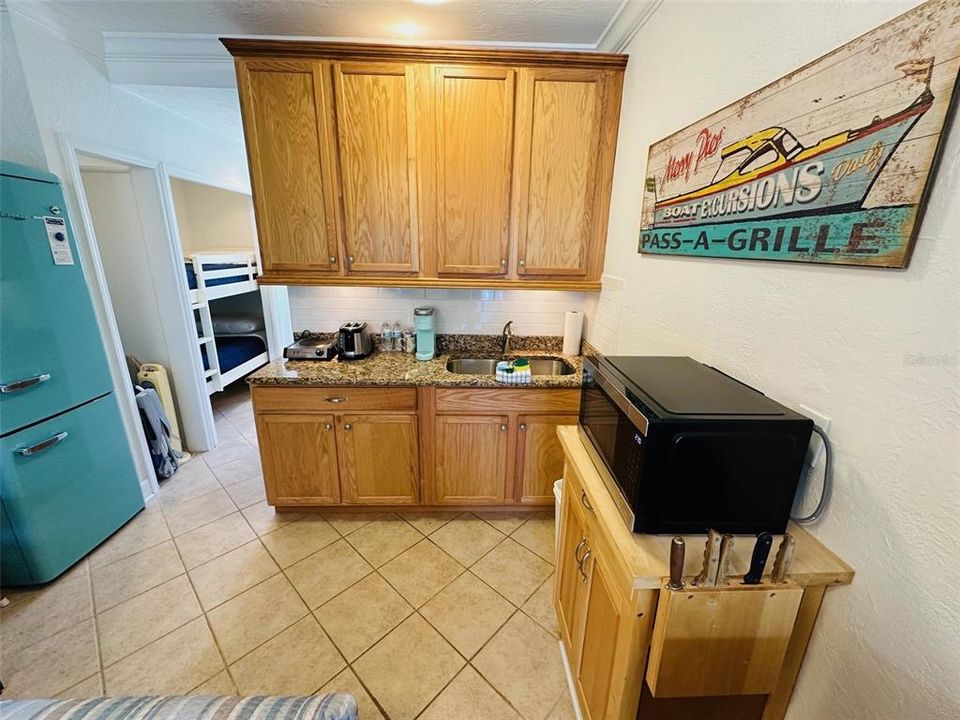 For Sale: $400,000 (0 beds, 1 baths, 290 Square Feet)