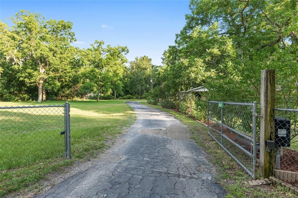 For Sale: $379,000 (3 beds, 2 baths, 1664 Square Feet)