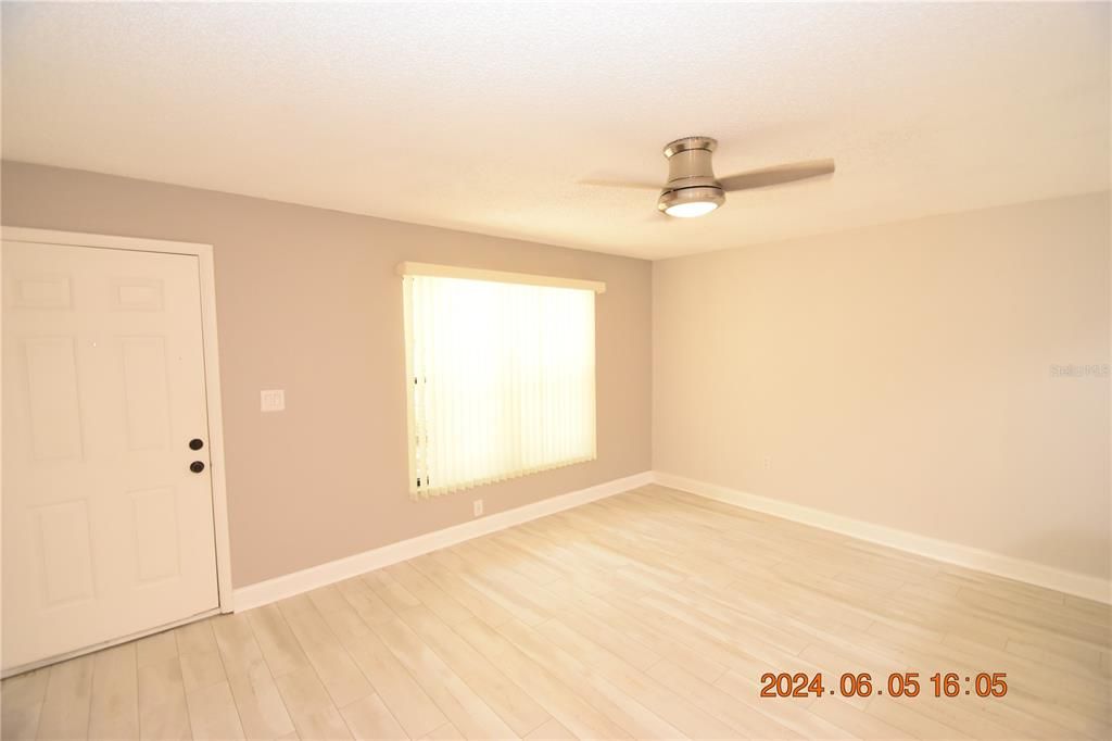 For Rent: $1,550 (1 beds, 1 baths, 645 Square Feet)