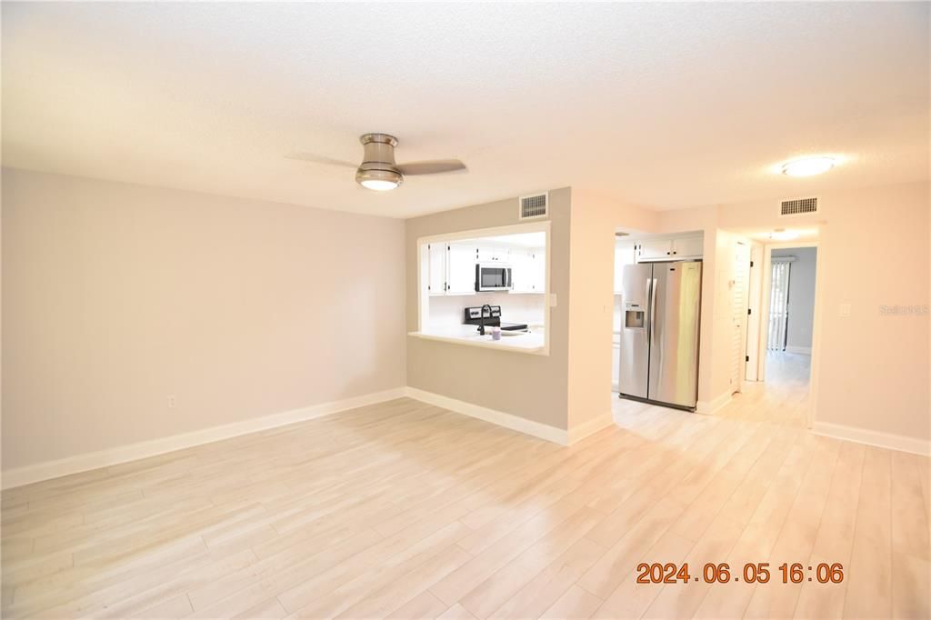 For Rent: $1,550 (1 beds, 1 baths, 645 Square Feet)