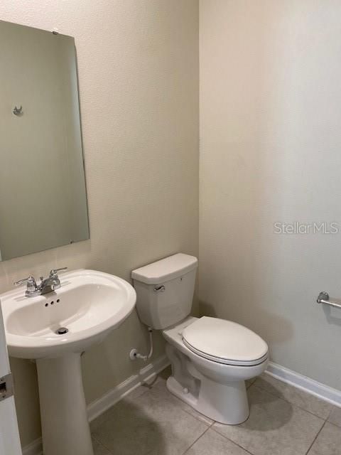 1/2 bath downstairs