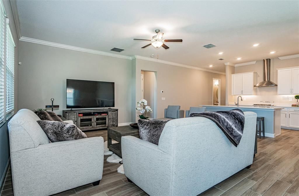 Active With Contract: $2,650 (2 beds, 2 baths, 2239 Square Feet)