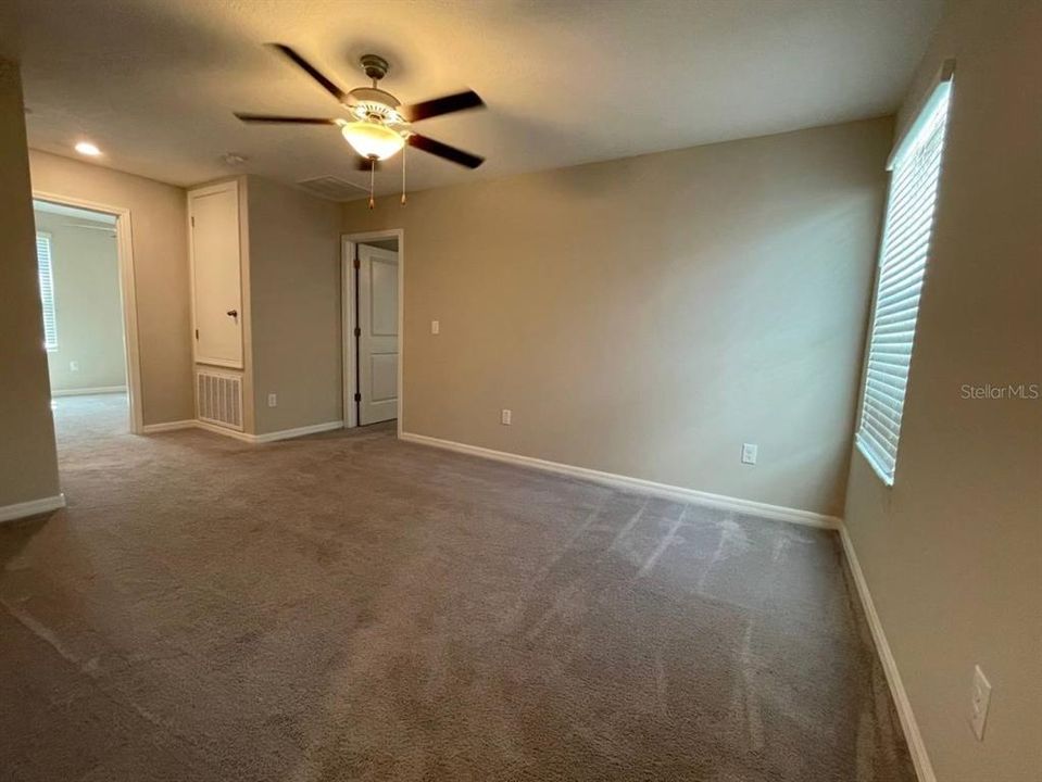 For Rent: $2,750 (5 beds, 2 baths, 2264 Square Feet)