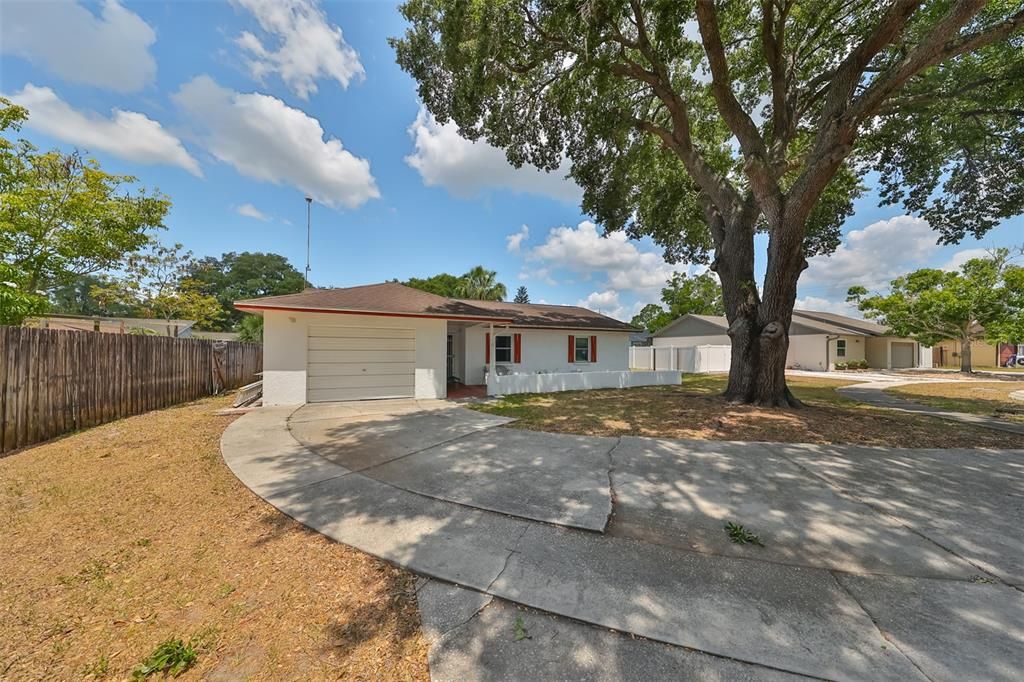 Active With Contract: $349,900 (3 beds, 2 baths, 1355 Square Feet)