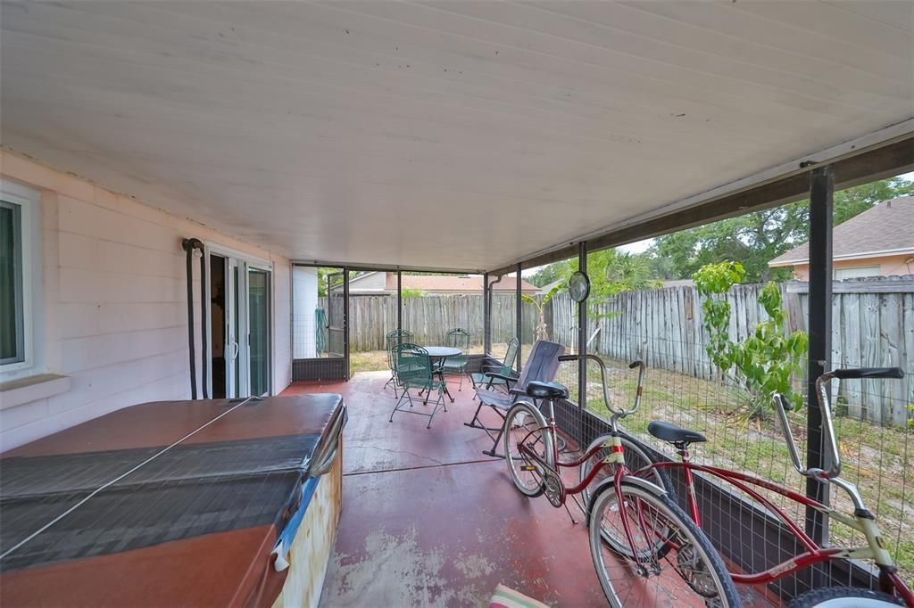 Active With Contract: $349,900 (3 beds, 2 baths, 1355 Square Feet)