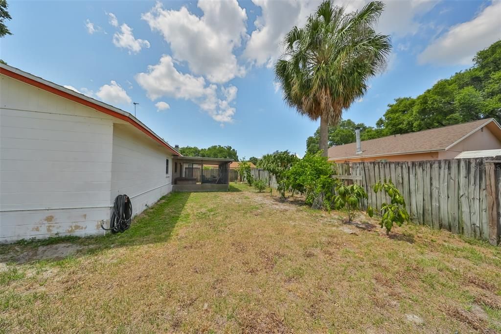 Active With Contract: $349,900 (3 beds, 2 baths, 1355 Square Feet)