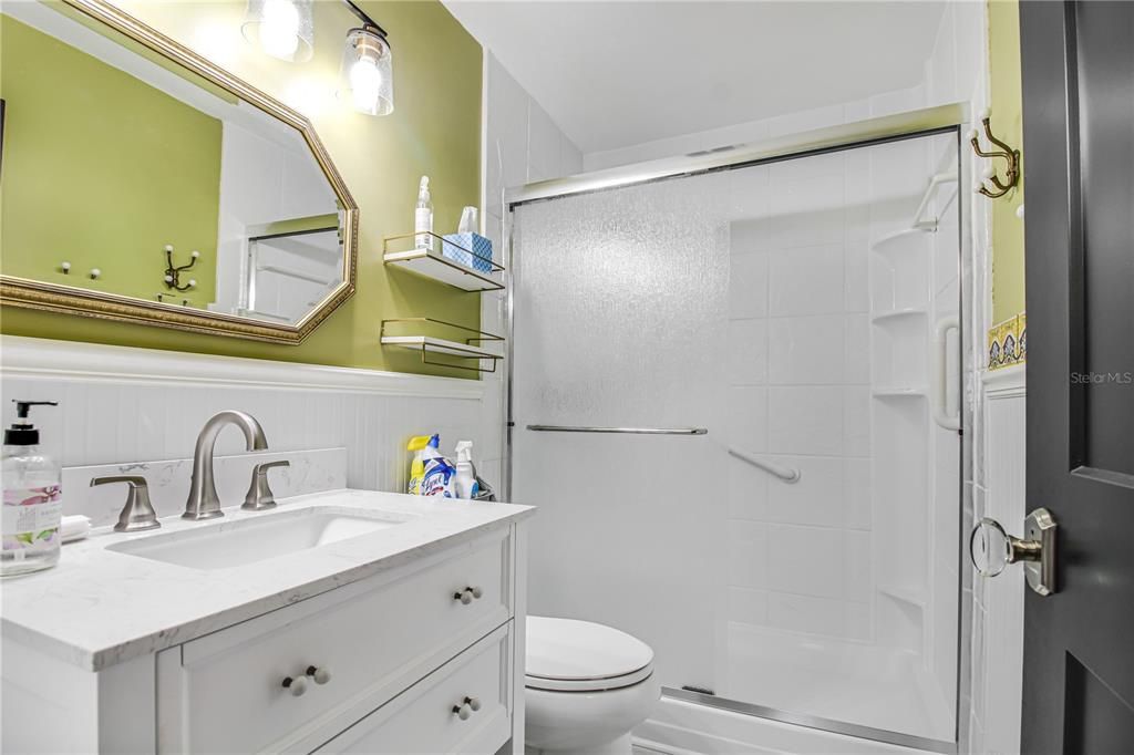 For Sale: $295,000 (1 beds, 1 baths, 957 Square Feet)