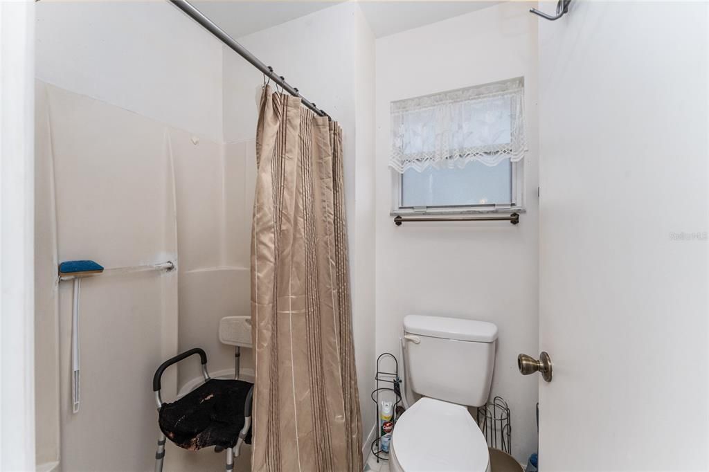 For Sale: $224,900 (2 beds, 2 baths, 1014 Square Feet)