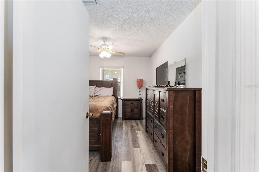 For Sale: $224,900 (2 beds, 2 baths, 1014 Square Feet)