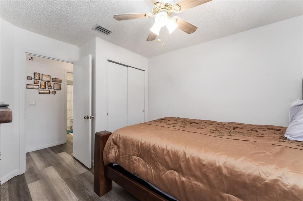 For Sale: $224,900 (2 beds, 2 baths, 1014 Square Feet)