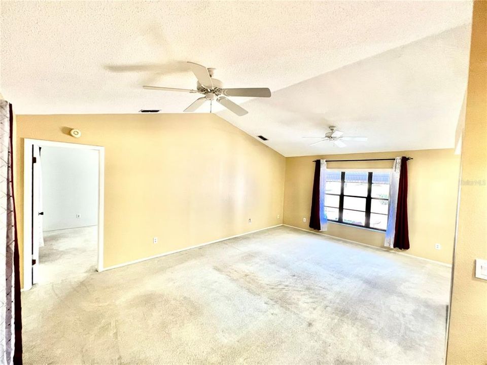 Active With Contract: $1,750 (2 beds, 2 baths, 1225 Square Feet)