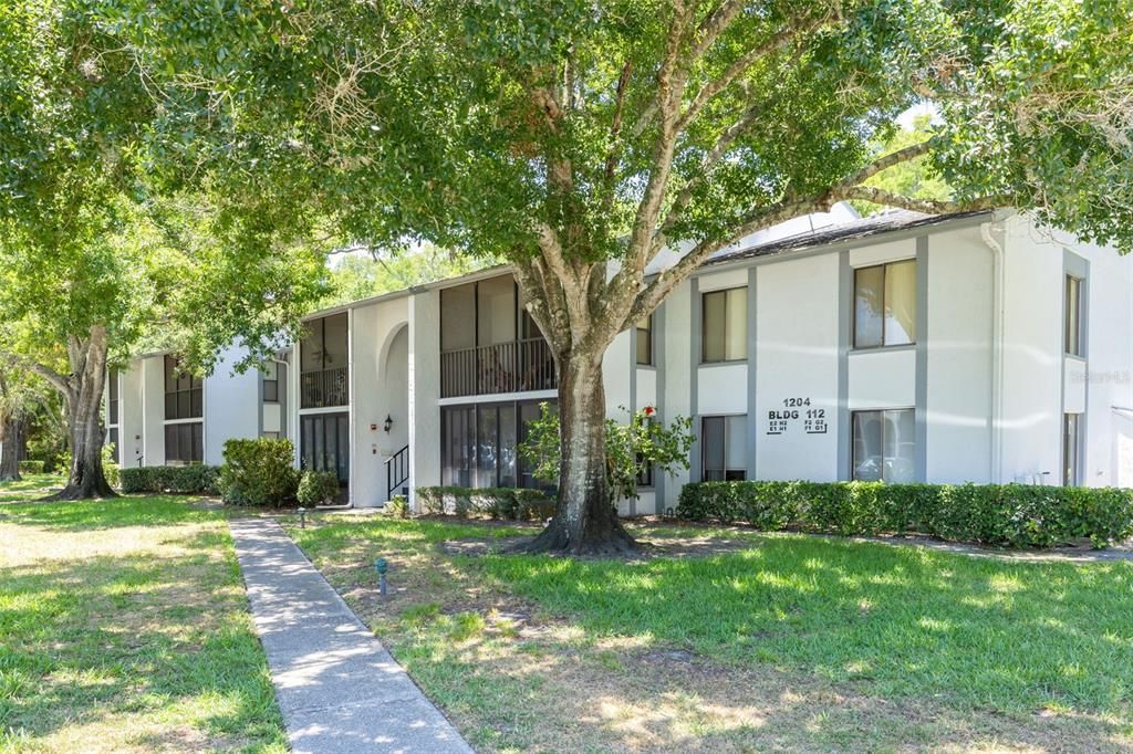 First floor 1-bedroom/1-bathroom condo in East Lake/Tarpon Springs!