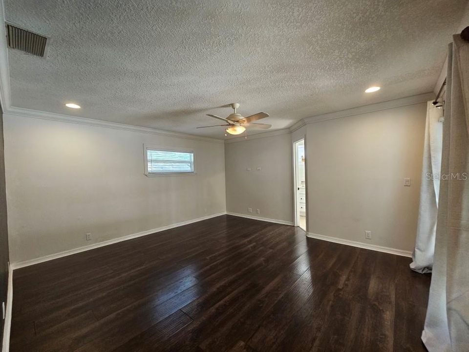 For Rent: $2,850 (3 beds, 2 baths, 1576 Square Feet)