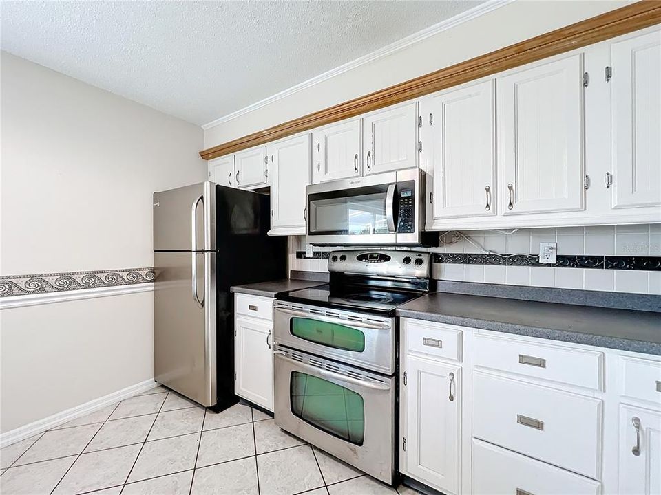 For Sale: $169,500 (2 beds, 1 baths, 1324 Square Feet)